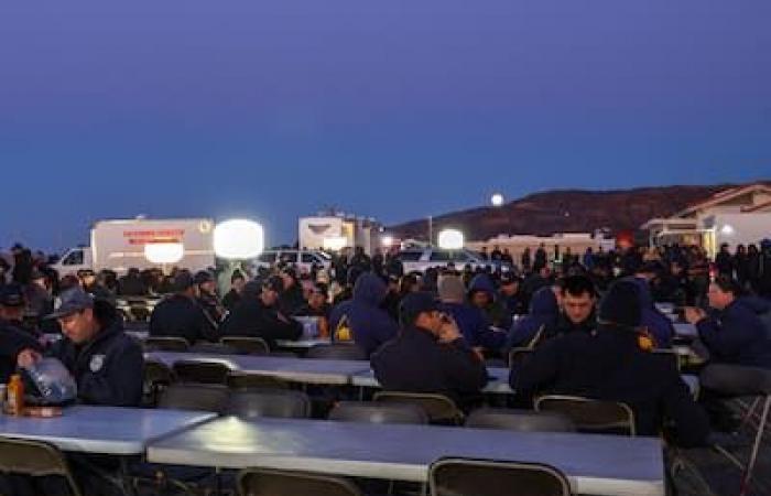 IN BILDERN | Brände in Los Angeles: Der Strand von Malibu verwandelt sich in ein Dorf für Feuerwehrleute