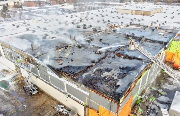 Lycée Bernard-Gariépy nach Brand evakuiert: Keine Verletzten, erheblicher Schaden