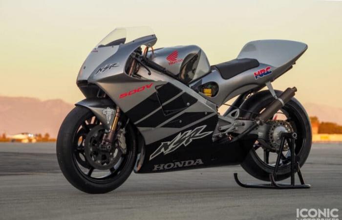 Eine äußerst seltene neue Honda NSR500V Grand Prix zu einem verrückten Preis verkauft!