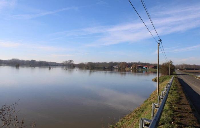 In der Oise wurden erhebliche Überschwemmungen gemeldet, dieses kleine Dorf ist an Überschwemmungen gewöhnt