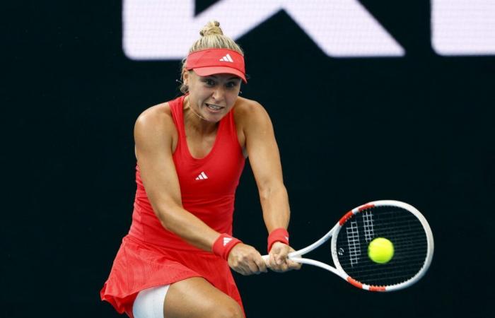 Der ukrainische Tennisstar denkt bei den Australian Open über den anhaltenden Schatten des Krieges nach.