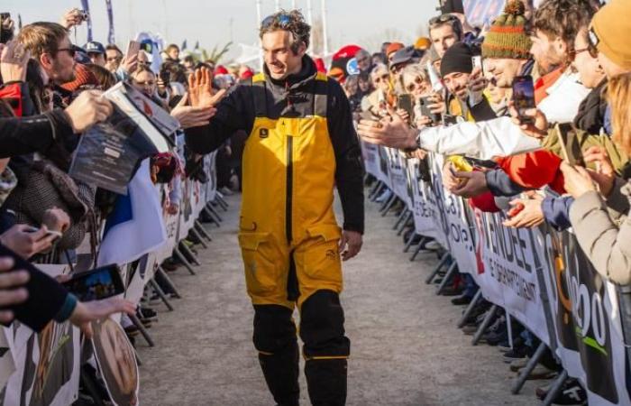 Vier Jahre nach der Desillusionierung wurde Charlie Dalin schließlich in Sables-d’Olonne als Sieger begrüßt