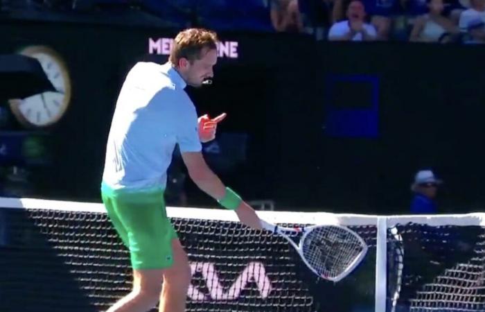 Australian Open, Videos > Medvedev bekommt einen der schlimmsten Wutanfälle seiner Karriere …