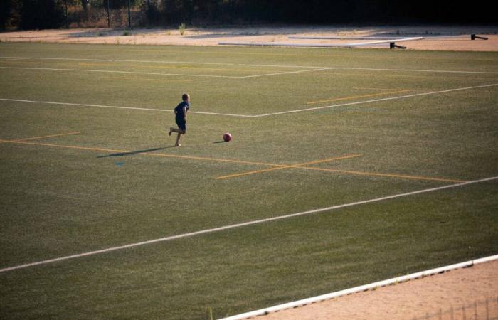 Ein Fußballtrainer wurde wegen Vergewaltigung und sexueller Nötigung in Isère angeklagt