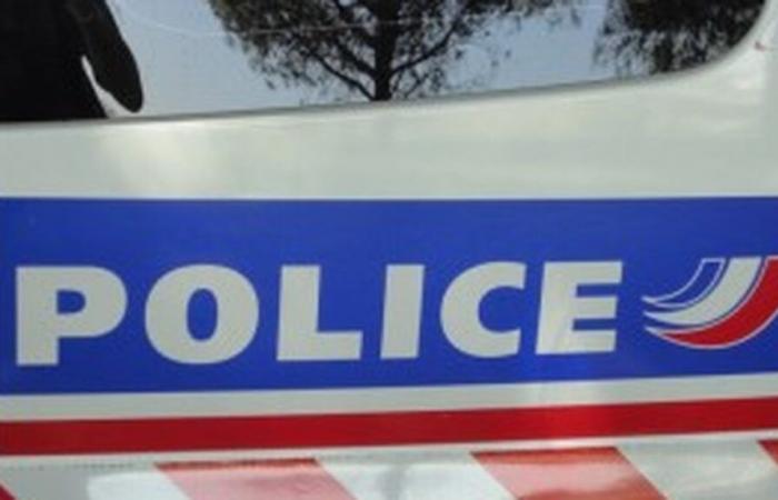 NÎMES Er bedroht nachts mehrere Menschen auf der Straße mit einer Waffe