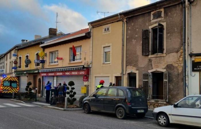 Meurthe-et-Moselle. Ein verschanzter Mann legt in seinem Haus in Dieulouard ein Feuer