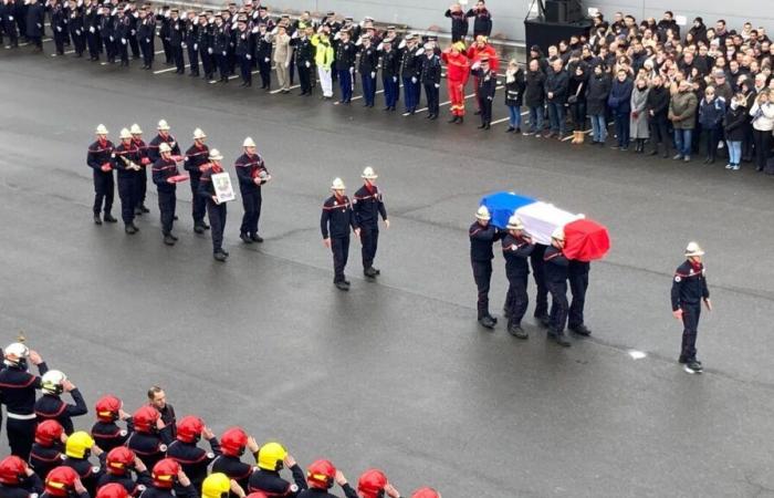 die ergreifende Hommage an Clément Bally, den 33-jährigen Feuerwehrmann, der auf einem Roller ums Leben kam