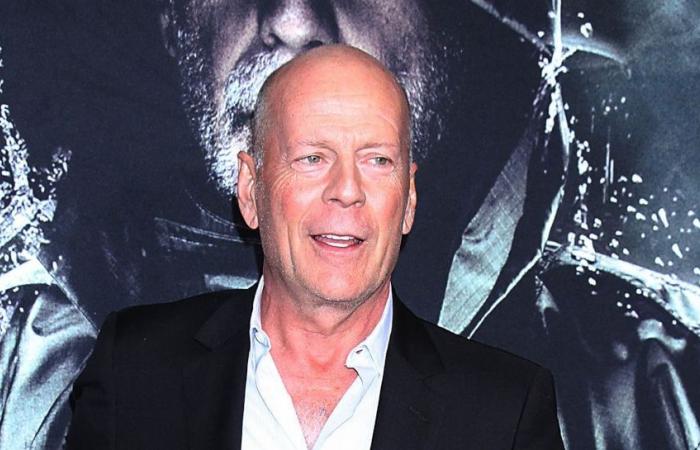 Bruce Willis tritt öffentlich auf, um den Polizeibeamten und Ersthelfern von Los Angeles zu danken