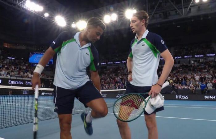 Australian Open | „Es tut zu weh“: Fils‘ herzzerreißende Aufgabe gegen Humbert in der 3. Runde – Tennisvideo