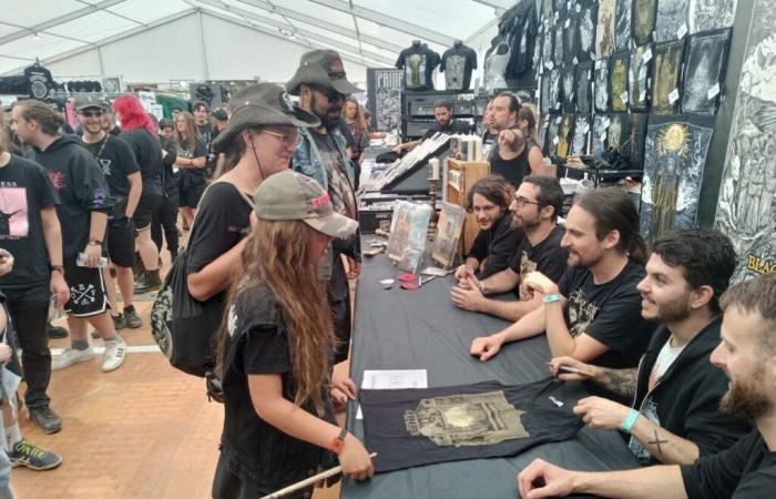 Sie programmiert Bands beim Hellfest, dieser kleine Verein ist ein großes Metal-Label