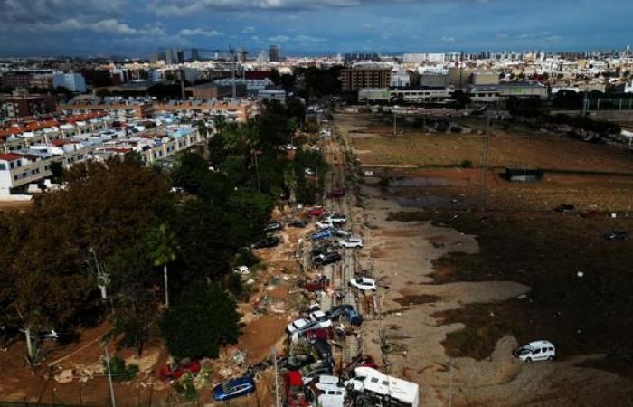 Beim Einsturz einer Treppe in einem durch die Überschwemmungen im Oktober in der Region Valencia geschwächten Gebäude sind ein Toter und ein Verletzter zu beklagen