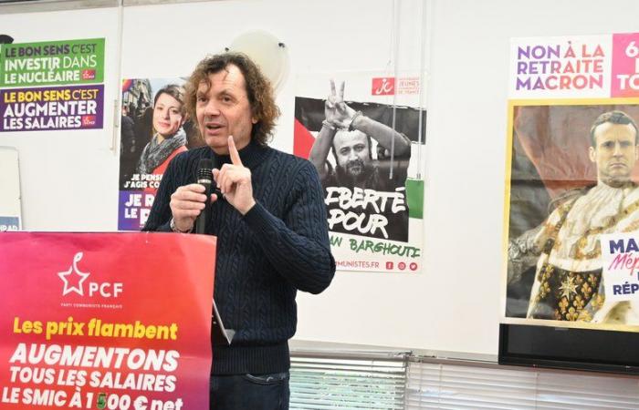 Elian Cellier geht während der Wünsche der Gard-Rhone-Sektion der Kommunistischen Partei in Bagnols-sur-Cèze in die Offensive