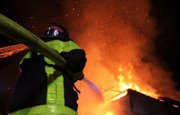 Der alte Comtoise-Bauernhof brennt mitten in der Nacht ab, ein heftiger Brand hinterlässt in Haut-Doubs einen Toten