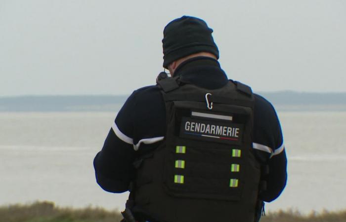 die Festnahme von 12 Migranten in Saint-Valery-sur-Somme, ein häufiger Vorfall an der Küste der Picardie