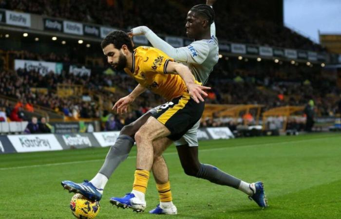 Manchester United tritt nach dem Scheitern von Nuno Mendes gegen den algerischen Nationalspieler an