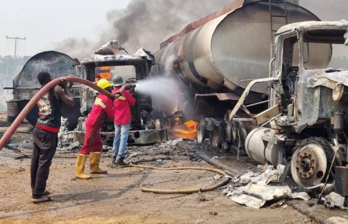 Bei Explosion eines Tanklastwagens kommen mindestens 70 Menschen ums Leben