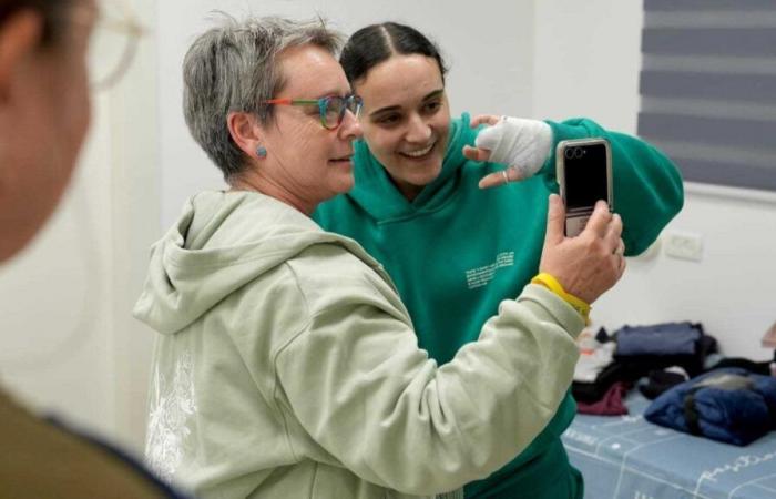 „Ich bin zurück ins Leben gekommen, ich bin einfach die Glücklichste auf der Welt“, schreibt Emily Damari