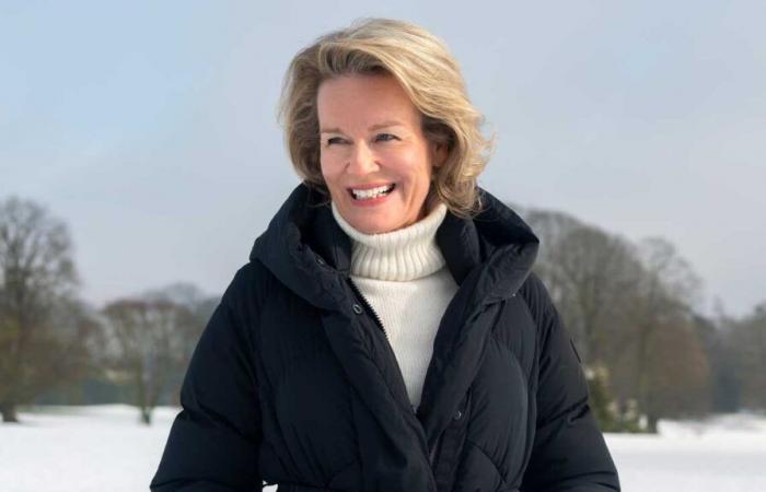 Neue Fotos von Königin Mathilde im Schnee zu ihrem 52. Geburtstag