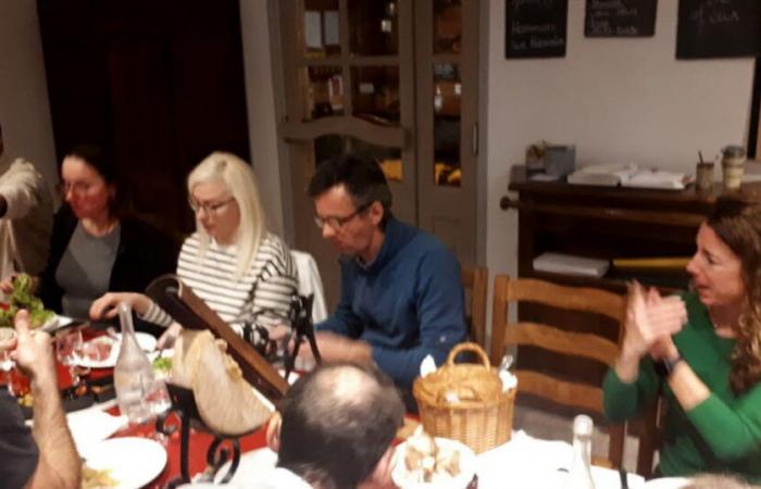 Puy-Saint-Vincent. Neujahrsrestaurant 2025, organisiert von der Association le Monde des Sourds Pour Tous 05