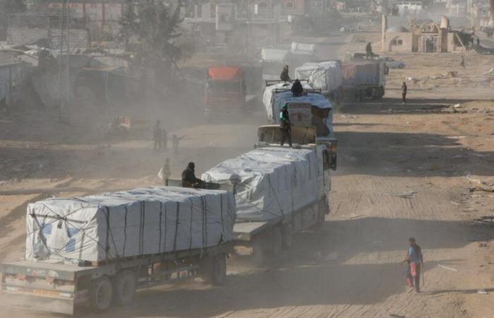 Nach Angaben der Vereinten Nationen fuhren am Montag 915 Lastwagen mit humanitärer Hilfe in die Enklave ein