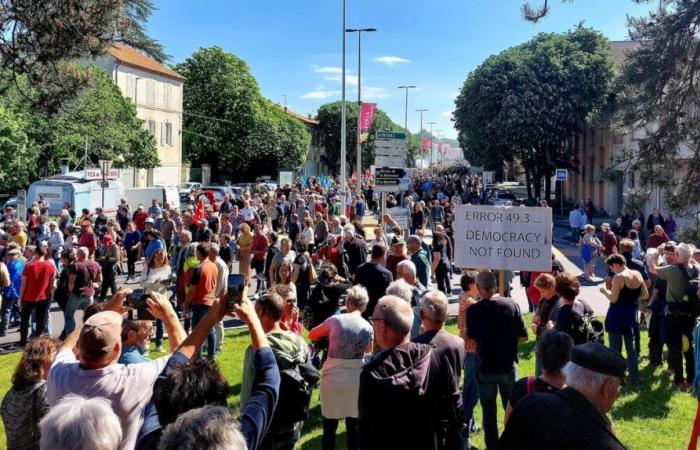 POLITIK „Unitary Gard“, Zusammenschluss von fünf Bewegungen innerhalb der Neuen Volksfront