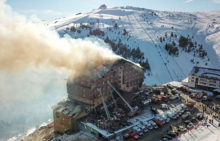 Mindestens 66 Tote bei Hotelbrand in einem türkischen Skigebiet