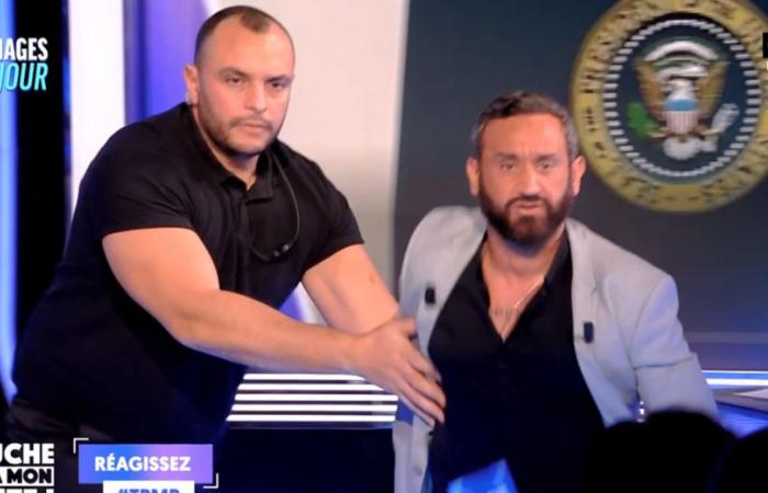 Ein Mann stürmt auf das Set, Cyril Hanouna ist kampfbereit