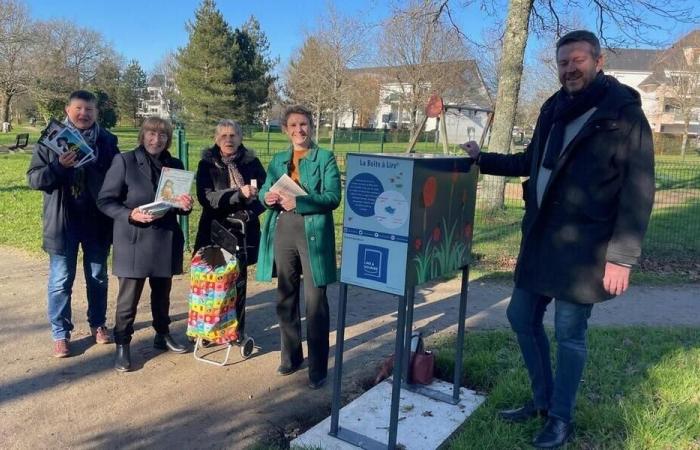 Um den Zugang zum Lesen zu fördern, wurden in Saint-Avé Bücherboxen installiert