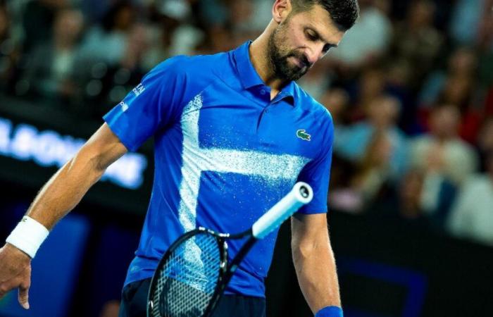 Australian Open > „Gegen Alcaraz wird Djokovic an diesem Dienstag als Opfer, als Angegriffener, als Mann, der beschützt werden muss, den Platz betreten, denn jeder Satz und jede Geste, die er als Angriff interpretiert, wäre bereits unerträglich“, erklärt Journalist Sebastian Fest