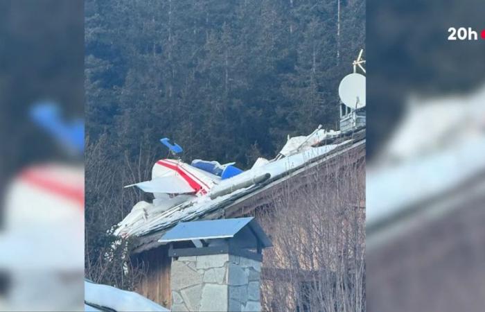 Bei dem Unfall kamen zwei Menschen ums Leben. Das Flugzeug prallte gegen Gleitschirme und stürzte dann auf das Dach eines Chalets