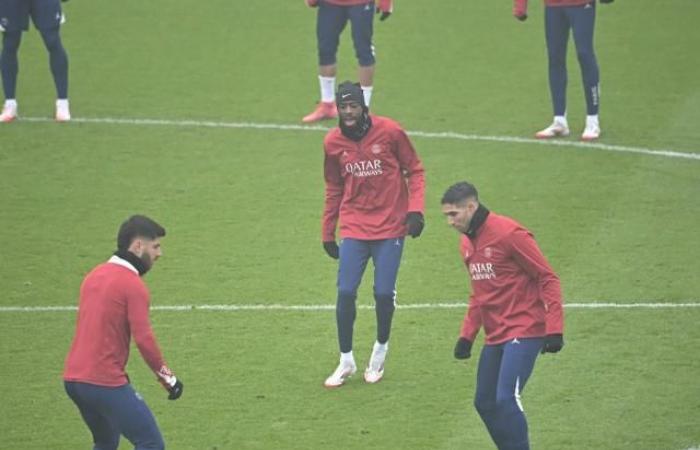 Ousmane Dembélé vor dem Spiel von PSG gegen Manchester City am 7. Spieltag der Champions League