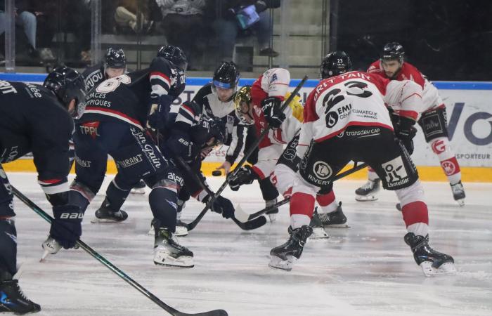 Eishockey – serifenloses Match zwischen Dukes und Gothics