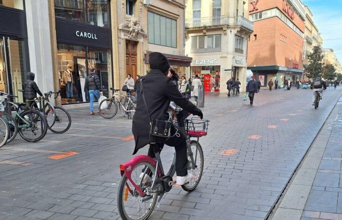 Welche Zukunft hat der experimentelle Radweg in der Rue Alsace-Lorraine in Toulouse?