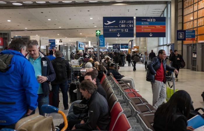 Am Flughafen Charles-de-Gaulle wurden Flugblätter verteilt, die Menschen auffordern, Abschiebungen zu verhindern