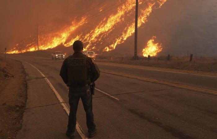 Neues verheerendes Feuer führt zu Tausenden Evakuierungen in der Nähe von Los Angeles – rts.ch