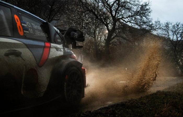 Ott Tänak übernimmt beim Shakedown der Rallye Monte-Carlo die Führung.