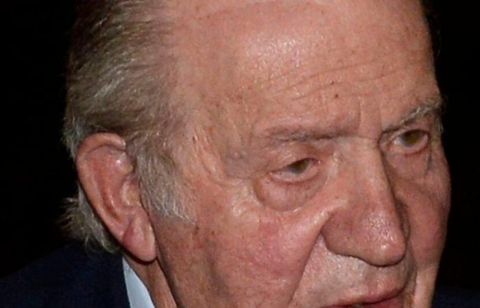 Diashow: Juan Carlos feiert seinen 87. Geburtstag am anderen Ende der Welt: Seine Wurzeln stehen im Rampenlicht, die Abwesenheit eines wichtigen Mitglieds seines Clans ist eine Herausforderung! – Purepeople