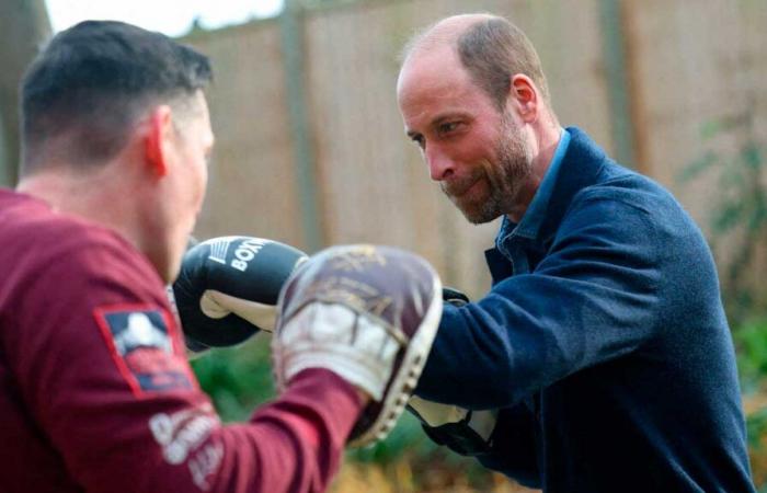 Boxen und Tischfußball für Prinz William, der Dianas Arbeit für Obdachlose fortsetzt