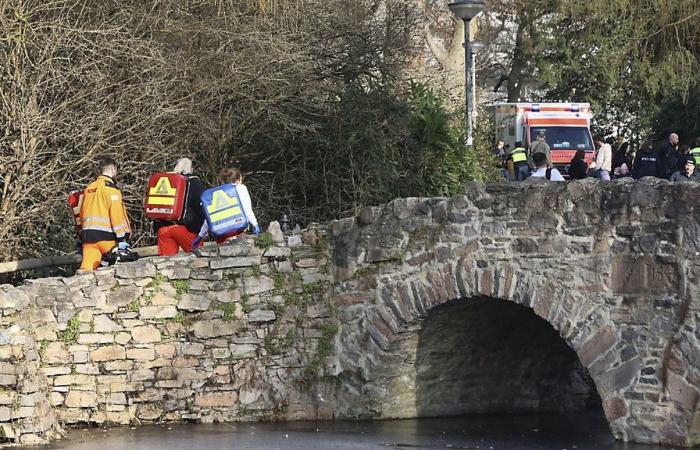 Zwei Menschen bei Messerangriff getötet, Verdächtiger festgenommen