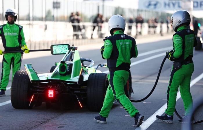 In der Formel E treffen „Boxenstopps“ ein, um ultraschnelle Aufladungen durchzuführen