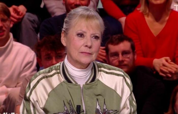 Dorothée wendet sich in Quotidien an Yann Barthès, nachdem er eine Frage zu einem markanten Moment der Sendung gestellt hat. Danke, Dorothée