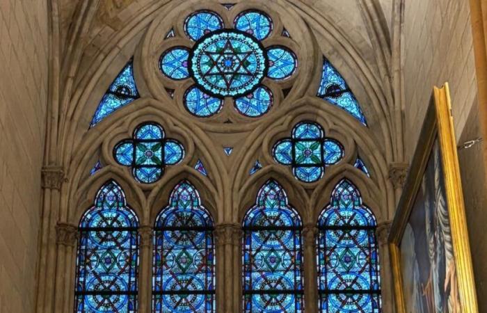 Buntglasfenster von Notre-Dame: ein Beispiel, dem man folgen sollte