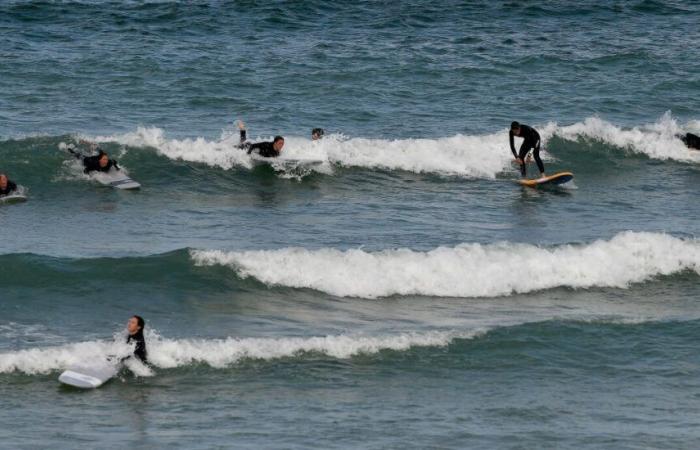 Ein Kandidat für eine neue Surfschule im Cotentin ausgewählt