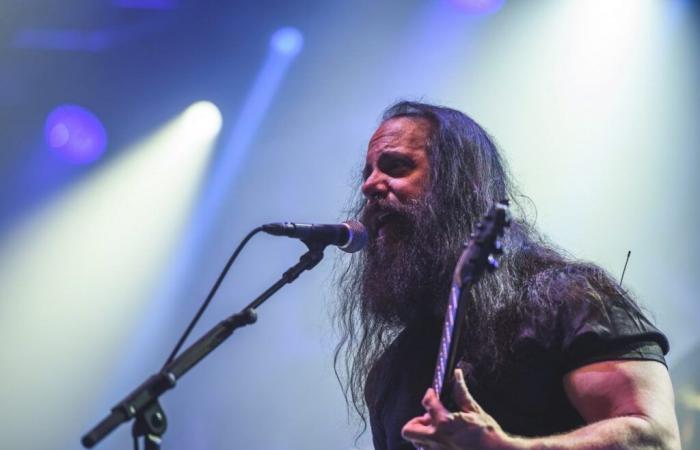 Dream Theatre enthüllt den Single Midnight Messias und bereitet sich darauf vor, sein neues Album Parasomnia zu veröffentlichen