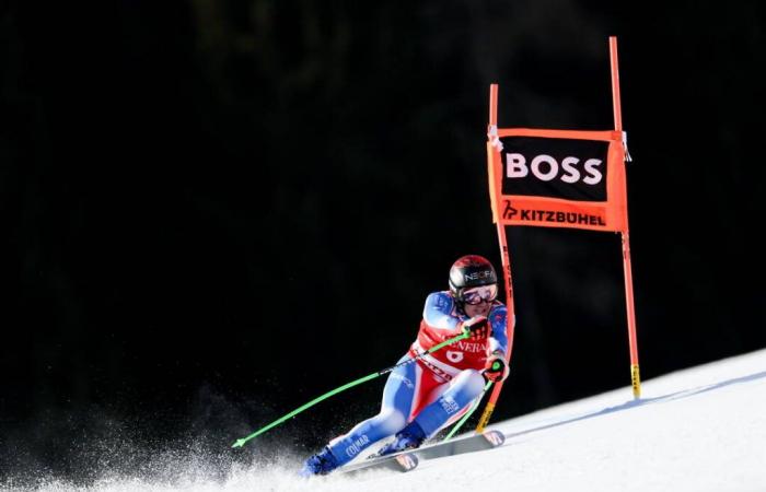 Marco Odermatt übersteht das elfte Tor des Super-G in Kitzbühel und sichert sich seinen 44. Weltcupsieg