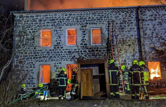 Heftiger Nachtbrand in einem Bauernhaus in dieser Stadt in der Haute-Loire