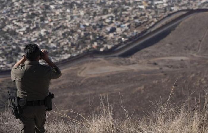 Die Vereinigten Staaten beginnt mit der Vertreibung von Hunderten illegaler Migranten