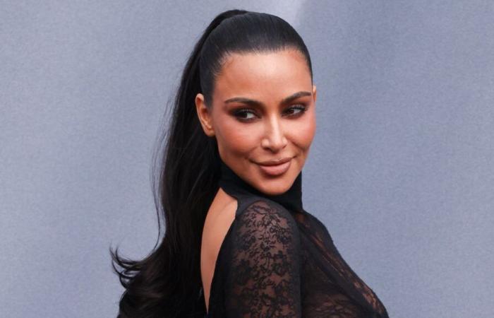 Kanye West greift Kim Kardashian Business an, indem er eine der Marke seiner Marke reproduziert