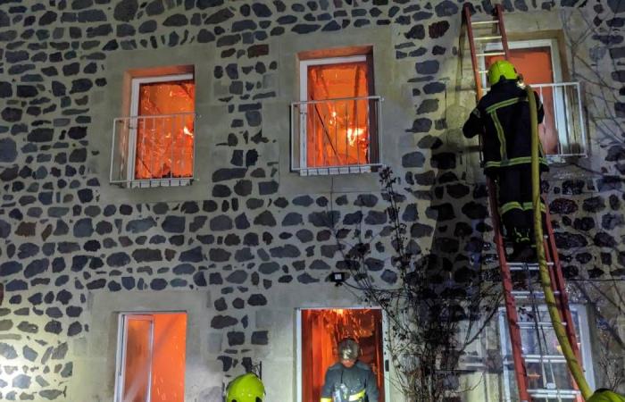 Heftiger Nachtbrand in einem Bauernhaus in dieser Stadt in der Haute-Loire