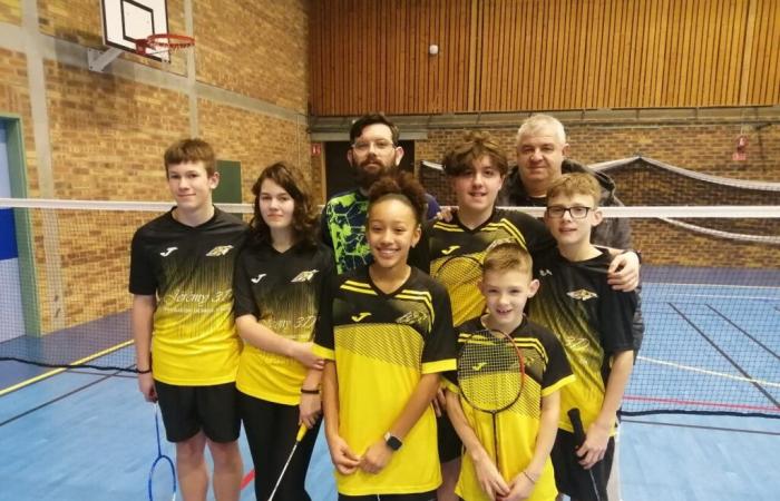 In diesem Dorf Eure gewinnt dieser Badminton -Club an Dynamik und zielt auf die Gipfel